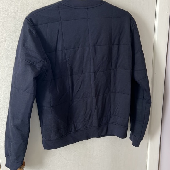 Zip up - Picture 3 of 5